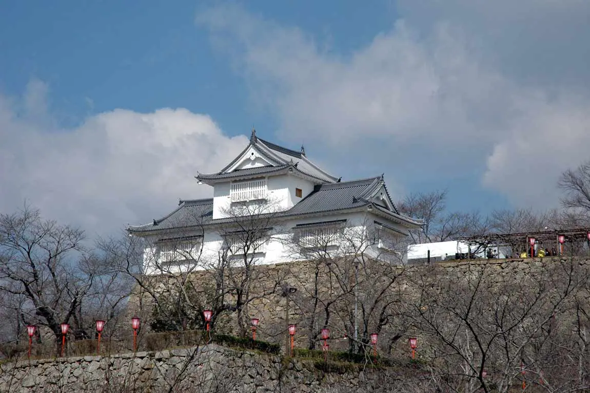 津山城